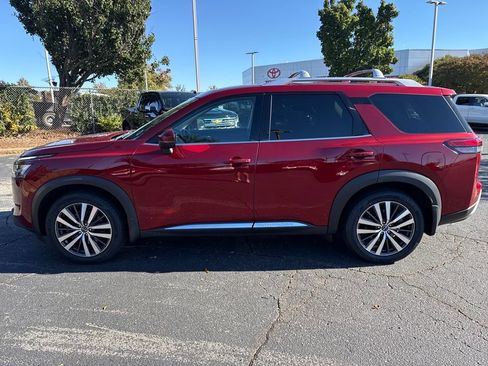 Used 2022 Nissan Pathfinder Platinum w/ Cargo Package image 2