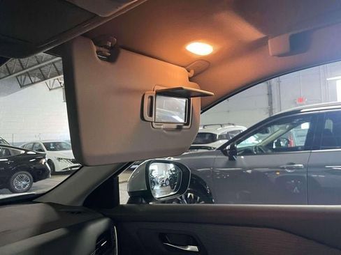 Used 2023 Nissan Rogue SV AWD/4WD image 32