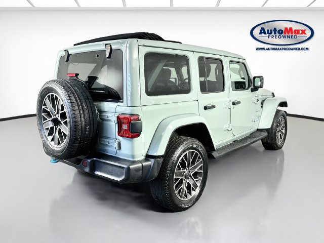 Used 2023 Jeep Wrangler Unlimited Sahara w/ Cold Weather Group AWD/4WD image 2