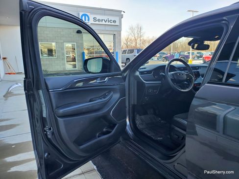 Used 2022 Jeep Grand Cherokee Altitude image 18