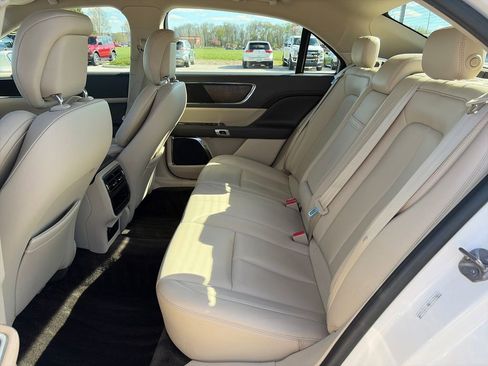 Used 2017 Lincoln Continental Premiere FWD image 28