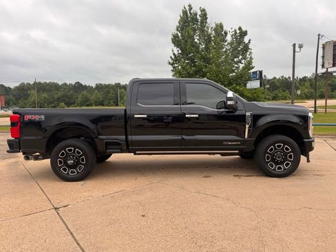 Used 2024 Ford F250 Platinum w/ FX4 Off-Road Package AWD/4WD image 6