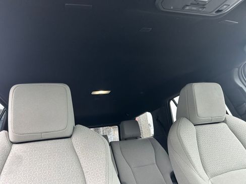 Used 2025 Toyota 4Runner SR5 AWD/4WD image 28