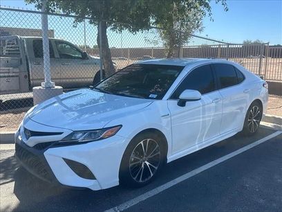 Used 2020 Toyota Camry SE w/ Carpet Mat Package