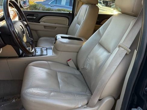 Used 2011 GMC Yukon Denali image 9