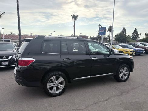 Used 2013 Toyota Highlander Limited AWD/4WD image 18