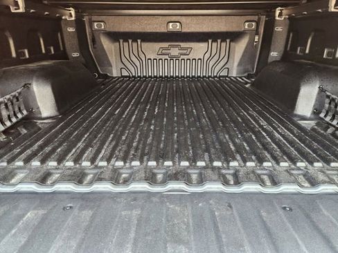 Used 2023 Chevrolet Silverado 1500 LT image 32