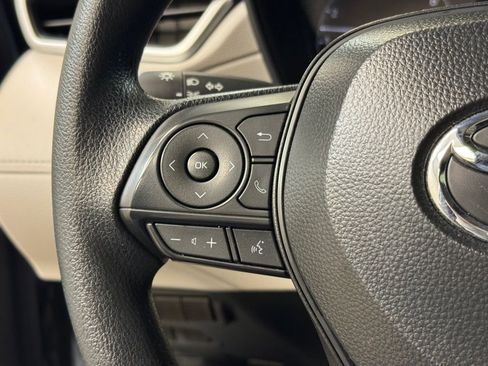 Used 2025 Toyota Corolla Cross L image 31