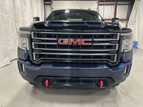 Used 2022 GMC Sierra 2500 AT4 image 2