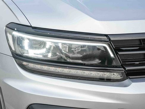 Used 2020 Volkswagen Tiguan SE R-Line image 4