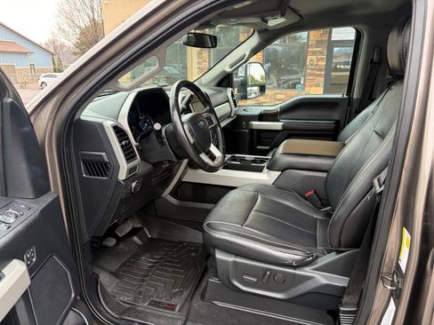 Used 2020 Ford F250 Lariat w/ Chrome Package image 4