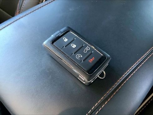 Used 2024 Jeep Grand Cherokee L Summit image 15