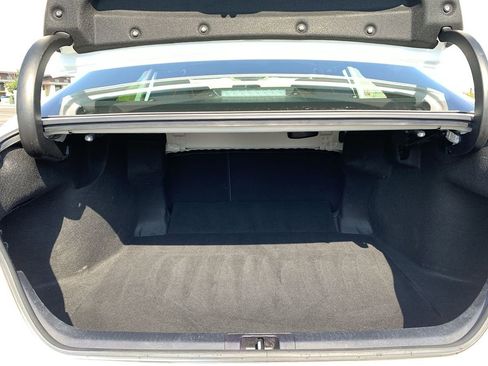 Used 2023 Toyota Camry SE image 12