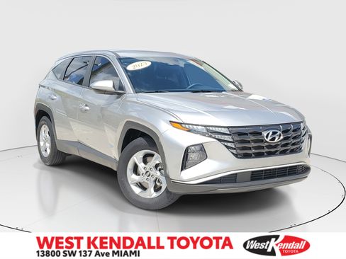 Used 2023 Hyundai Tucson SE FWD image 1