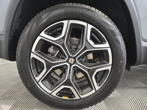 Used 2024 Rivian R1S Adventure Dual AWD/4WD image 12
