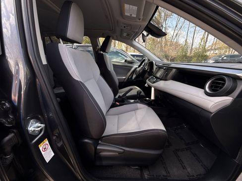 Used 2017 Toyota RAV4 XLE w/ Premium Special Value Package image 25