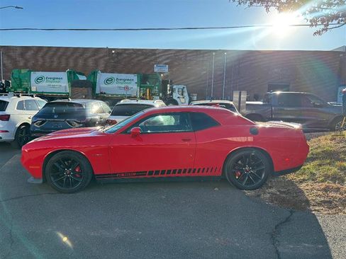 Used 2020 Dodge Challenger R/T w/ Performance Handling Group image 12