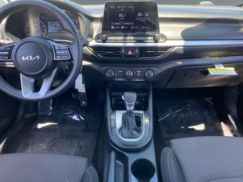 Used 2024 Kia Forte LXS FWD image 11
