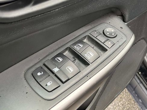 Used 2020 Jeep Cherokee Limited image 26