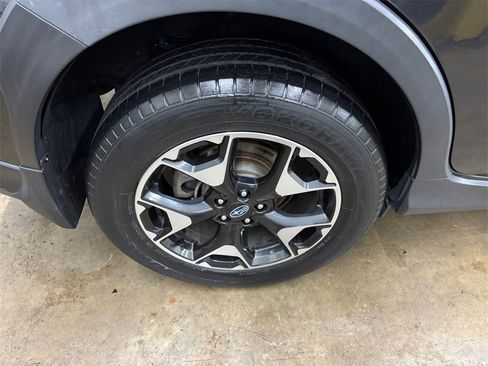 Used 2019 Subaru Crosstrek 2.0i Premium w/ Eyesight System image 35