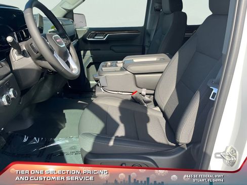 New 2025 GMC Sierra 1500 Elevation image 10
