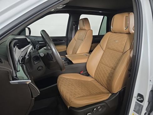 Used 2021 Cadillac Escalade Premium Luxury w/ Driver Assist Tech Package AWD/4WD image 17