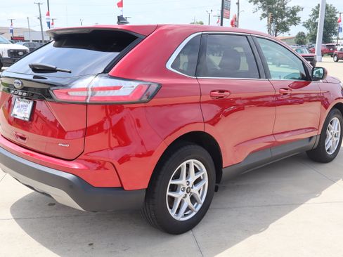 Used 2024 Ford Edge SEL w/ Convenience Package AWD/4WD image 6