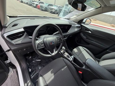 Used 2025 Buick Encore GX Preferred image 13