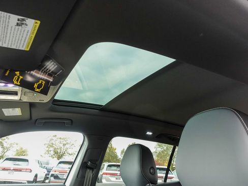 New 2026 Volkswagen Tiguan SE R-Line image 23