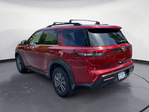 Used 2022 Nissan Pathfinder SV w/ SV Black Package AWD/4WD image 6