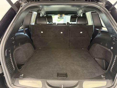 Used 2018 Jeep Grand Cherokee Limited AWD/4WD image 4