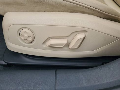 Used 2018 Audi A4 2.0T Premium image 20