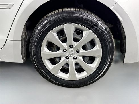 Certified 2023 Toyota Corolla LE image 32