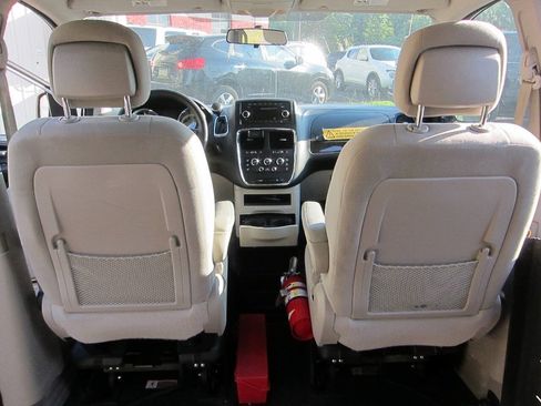 Used 2017 Dodge Grand Caravan SE w/ Power Window Group FWD image 17