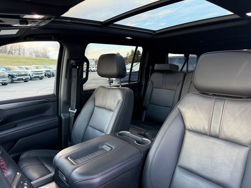 Used 2024 Chevrolet Suburban RST image 22