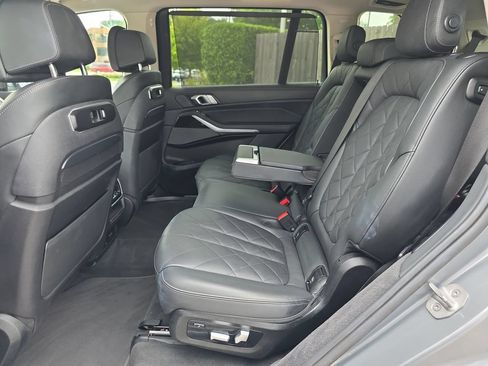 Used 2024 BMW X7 xDrive40i AWD/4WD image 11