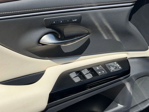 Used 2023 Lexus ES 350 w/ Premium Package image 29