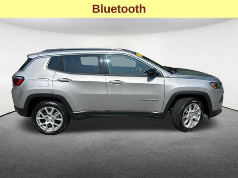 Used 2023 Jeep Compass Latitude AWD/4WD image 11