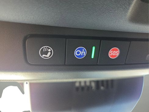 Used 2025 GMC Yukon AT4 w/ AT4 Premium Plus Package image 21