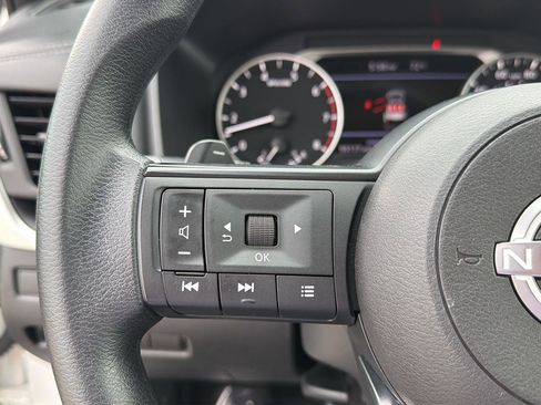Used 2024 Nissan Rogue S FWD image 20