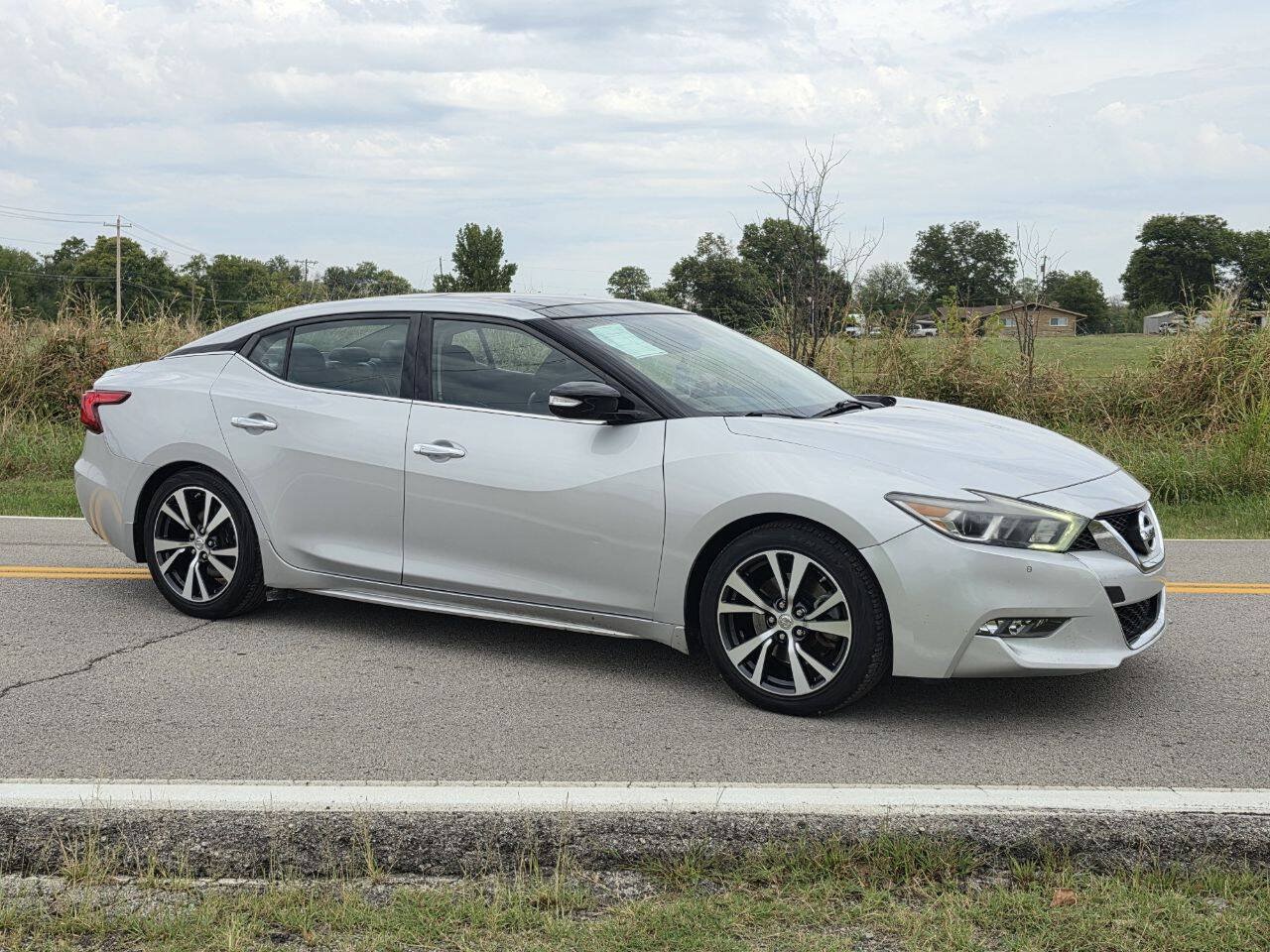 Used 2017 Nissan Maxima 3.5 SL FWD image 2