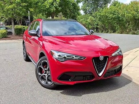 New 2024 Alfa Romeo Stelvio Ti image 2
