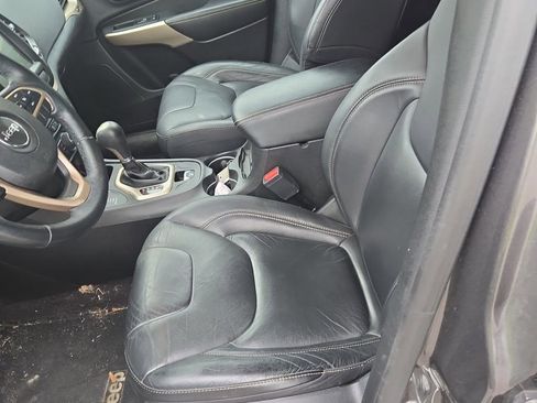 Used 2018 Jeep Cherokee Limited image 9