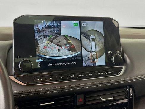 Used 2023 Nissan Rogue Platinum w/ Platinum Premium Package image 14