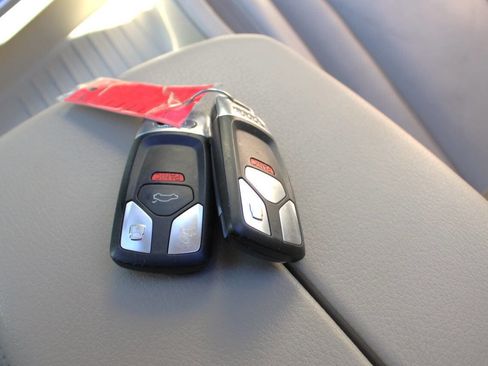 Used 2017 Audi Q7 3.0T Premium Plus image 40