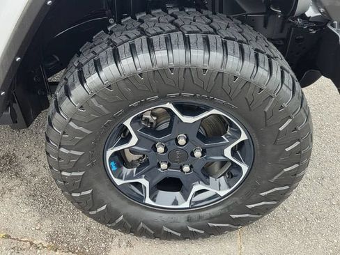 Used 2023 Jeep Wrangler Unlimited Rubicon 4xe w/ Cold Weather Group AWD/4WD image 18