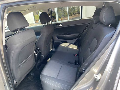 Used 2019 Kia Sportage LX AWD/4WD image 10