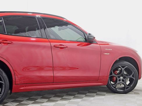 Used 2023 Alfa Romeo Stelvio Veloce AWD/4WD image 11