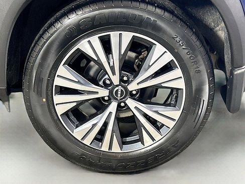 Used 2022 Nissan Rogue SV image 29