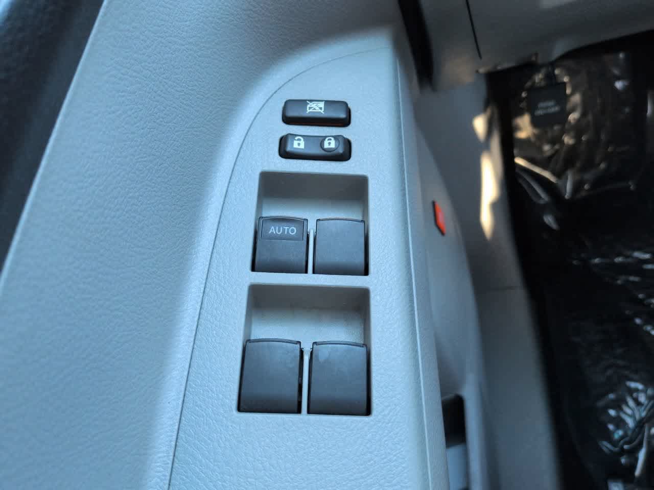 Used 2011 Toyota Highlander Limited w/ Tow Pkg AWD/4WD image 24